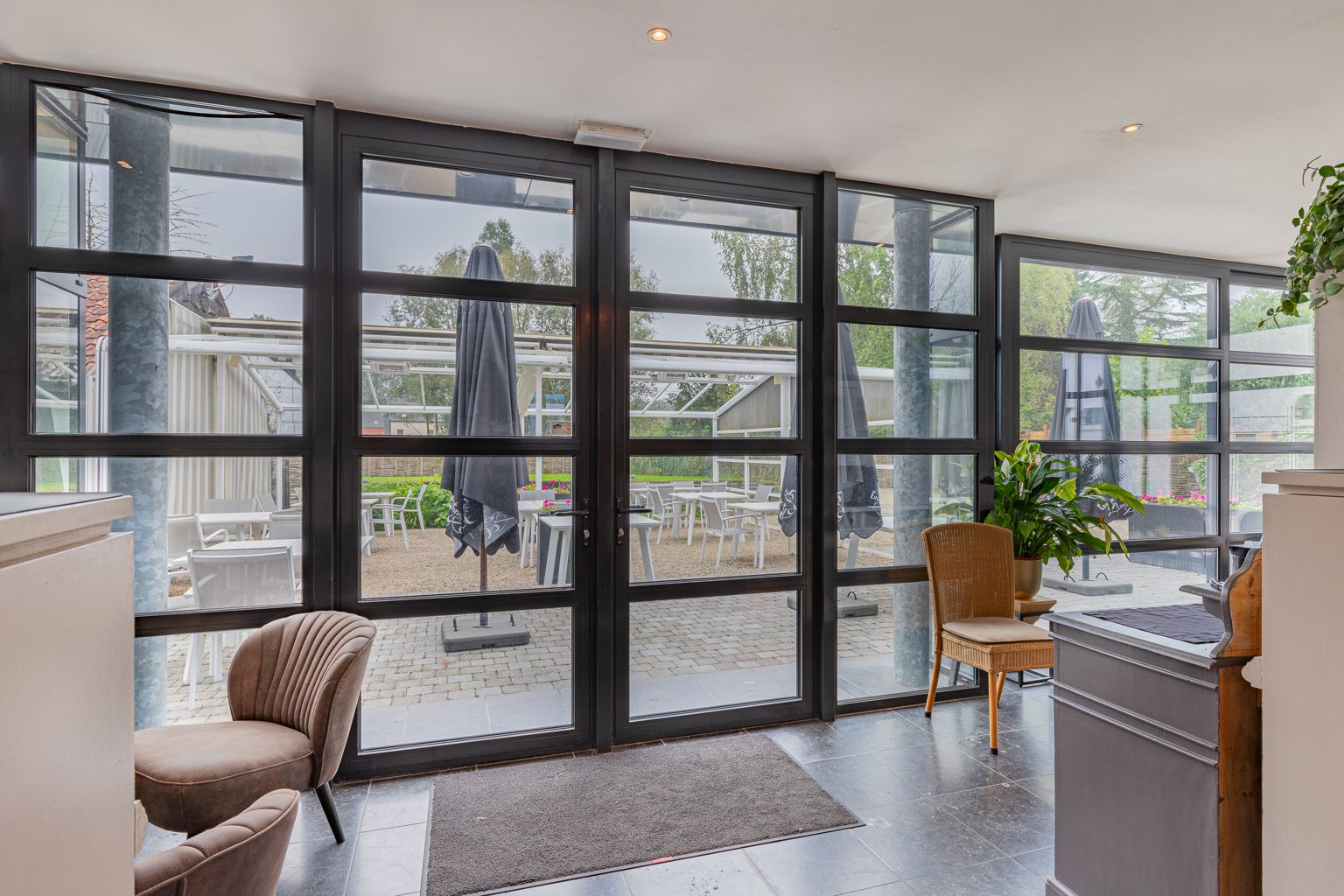 Prachtige villa - momenteel uitgerust als restaurant met woonst! foto 7