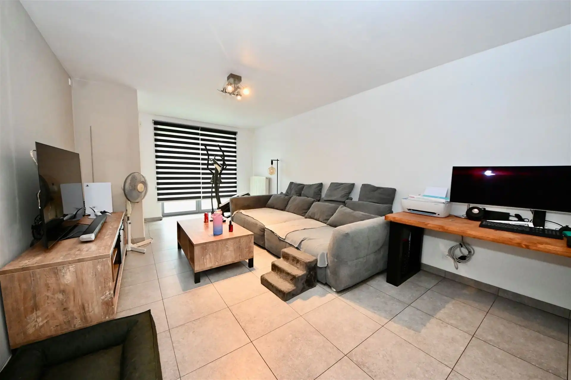 Woning met 4 slaapkamers en garage.  foto 3