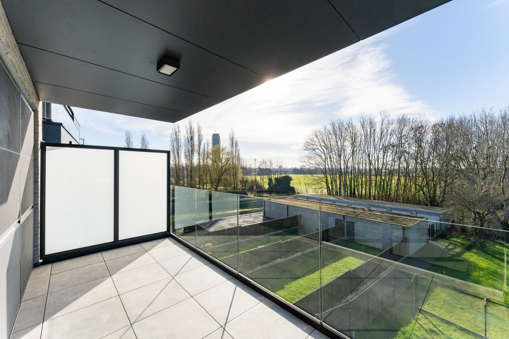 Ruim recent nieuwbouwappartement met terras aan de stadsrand - mog. tot huren van garagebox foto 10