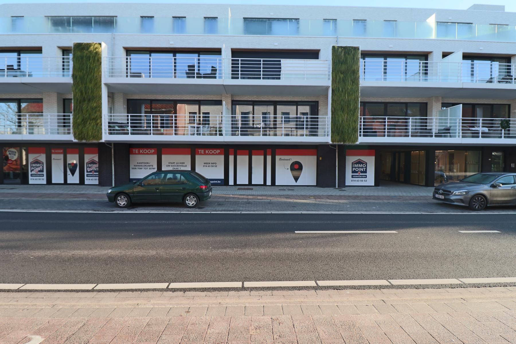 KoningsHoek H.2 - Commerciële ruimte van 225m² op TOP-locatie met parking en berging. foto 9