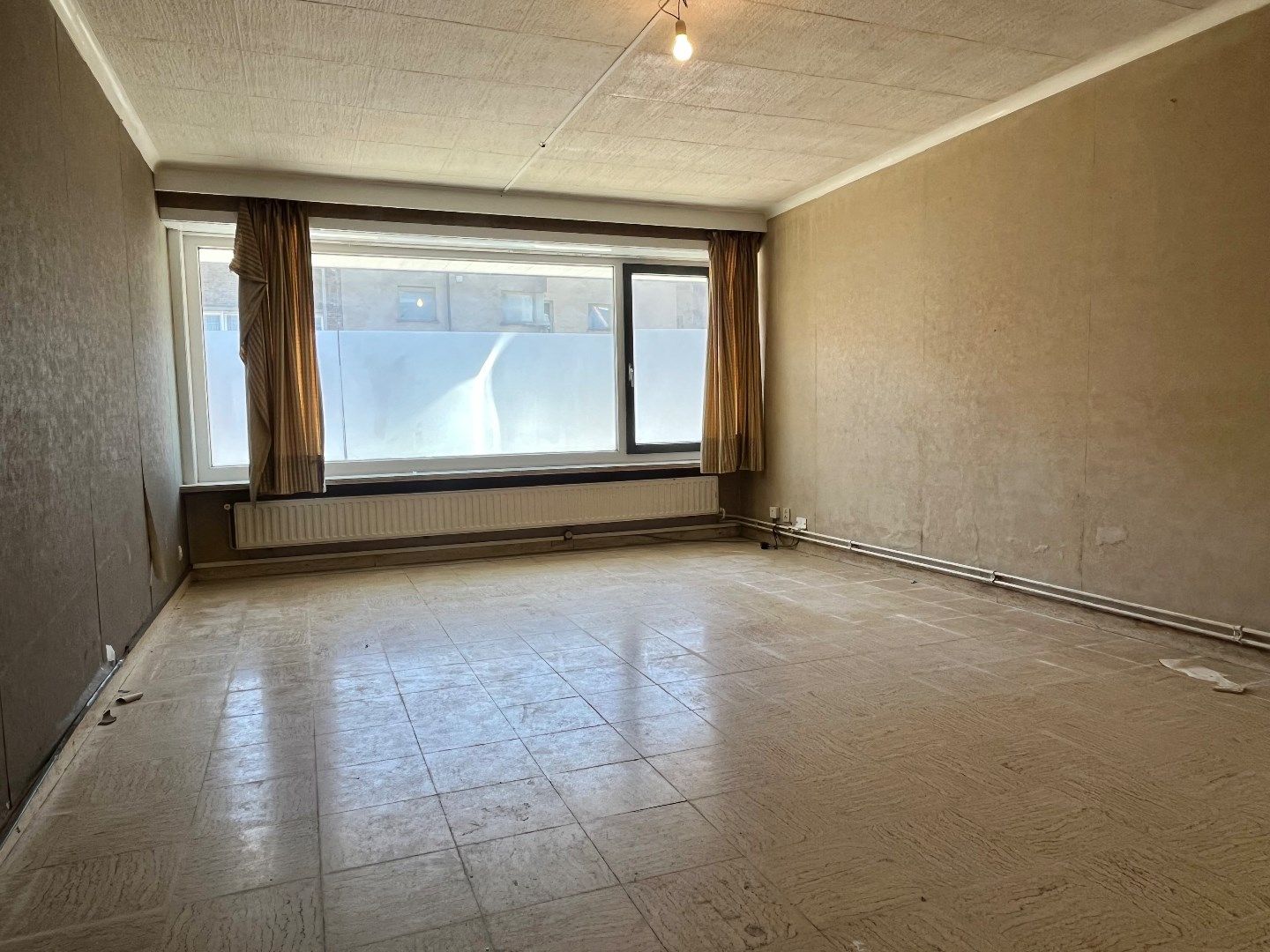 Gelijkvloers appartement te koop in Roeselare met garagebox!  foto 5