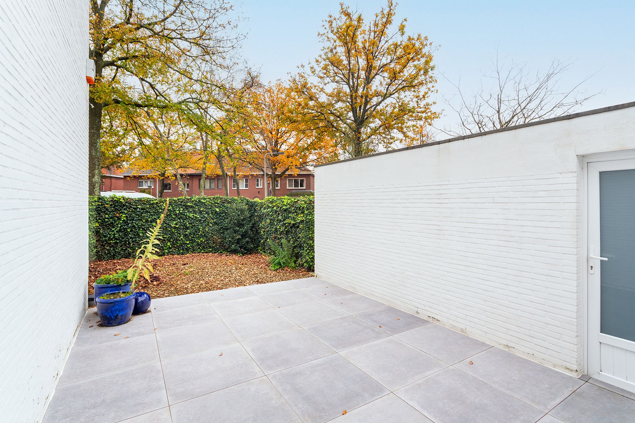 Opbrengsteigendom met 2 appartementen en 2 garageboxen foto 11