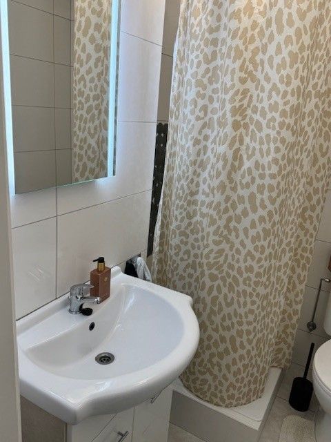 Knus 1 slaapkamer appartement te koop in het centrum van Maasmechelen, ideaal als investering! foto 9