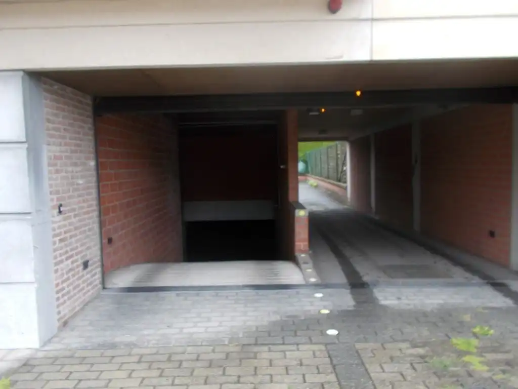 Ondergrondse autostandplaats foto 2