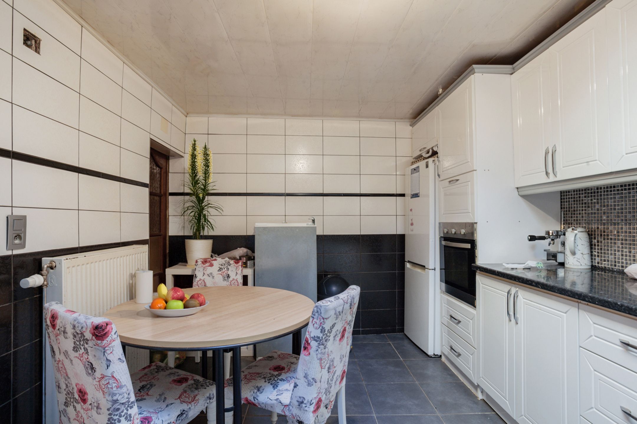 Ruime woning met 4 slaapkamers op bruisende locatie foto 7