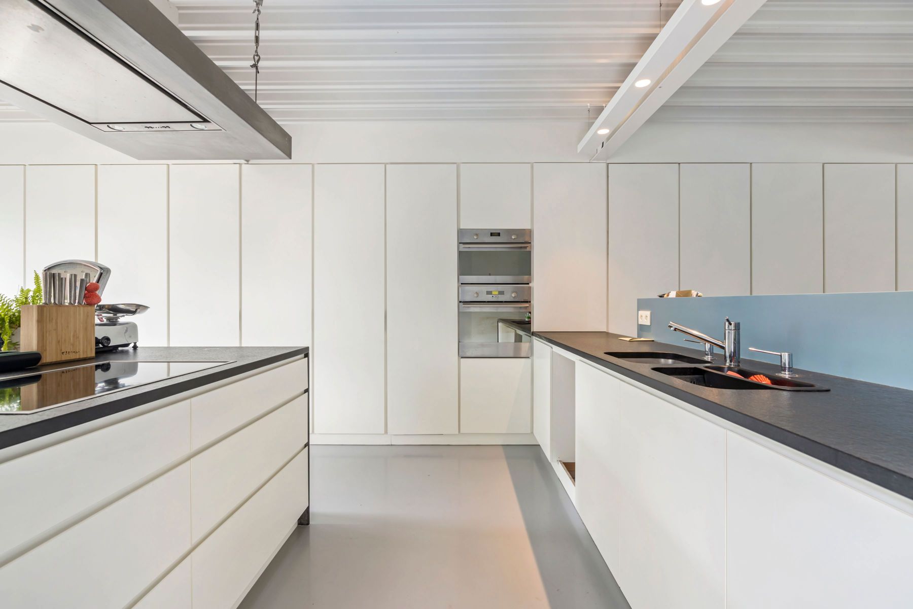 Vrijstaande villa met 4 slpk, zwembad & prachtige badkamer foto 9