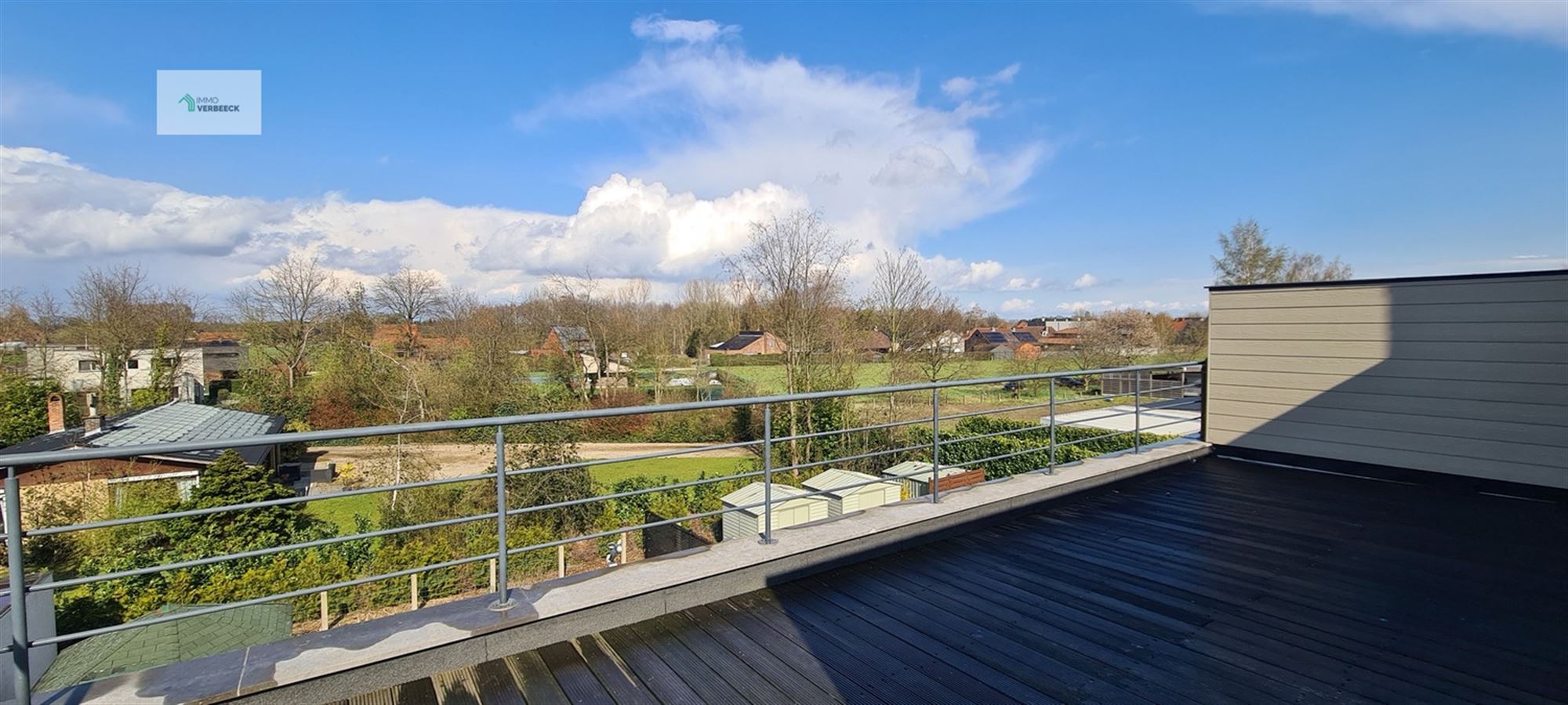 Gezellig dakappartement met zéér ruim terras. foto 11