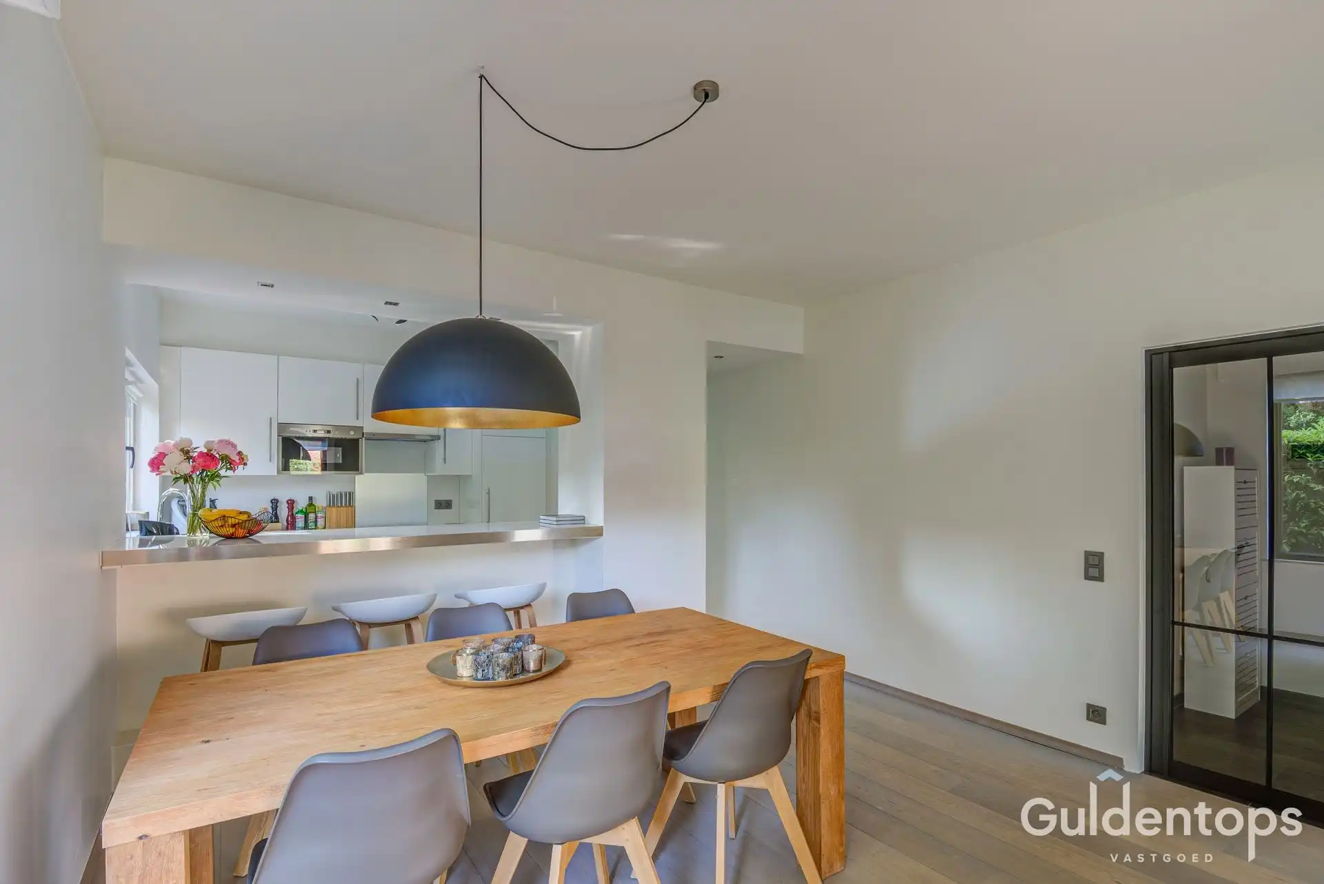 Modern ruim gelijkvloers (2 slk) appartement met ruime tuin foto 6