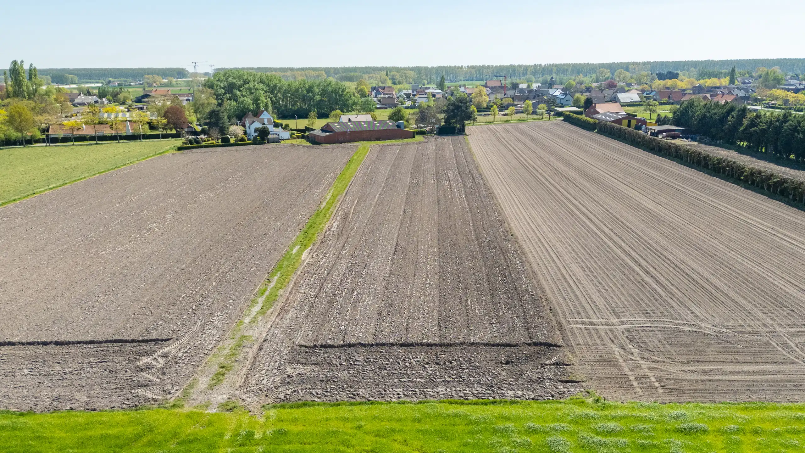 1,78 HA Bouwland te koop in Moerkerke (Damme) foto {{pictureIndex}}