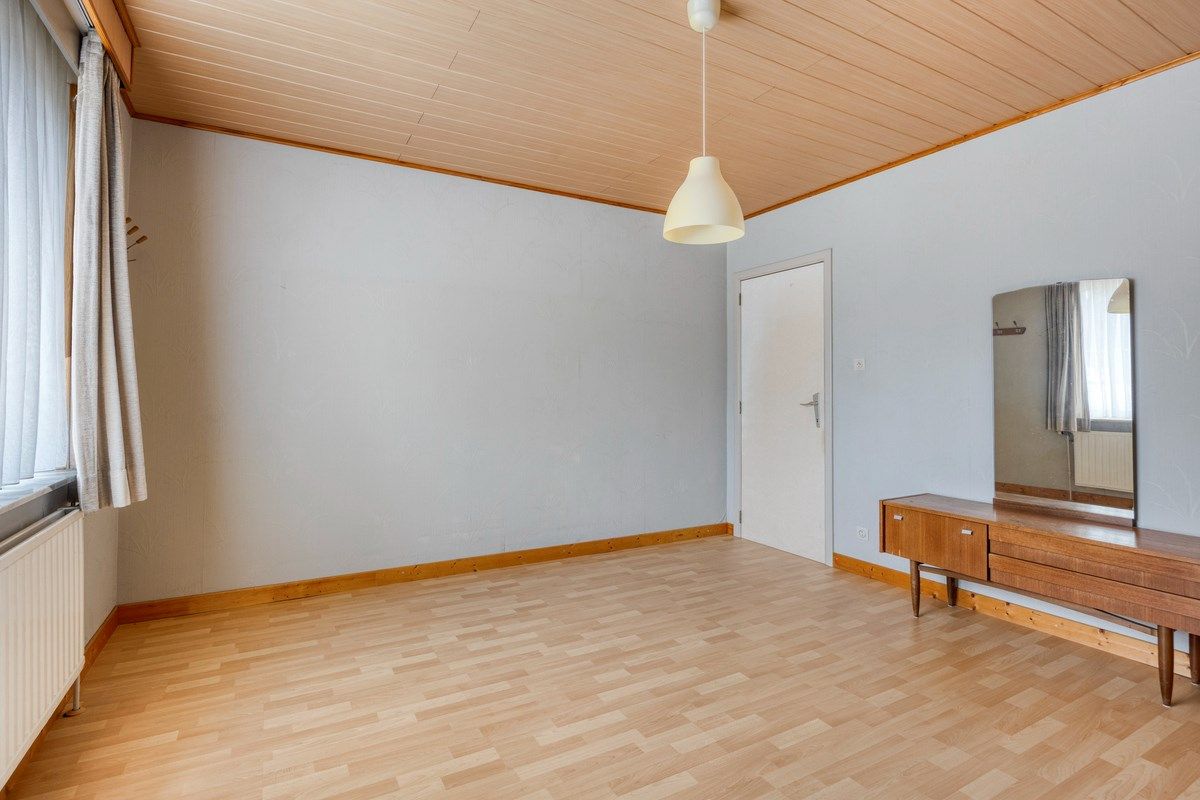 Ruim ingedeelde gelijkvloers woning met 4 slpks en bijgebouw/stal op 32 are foto 23