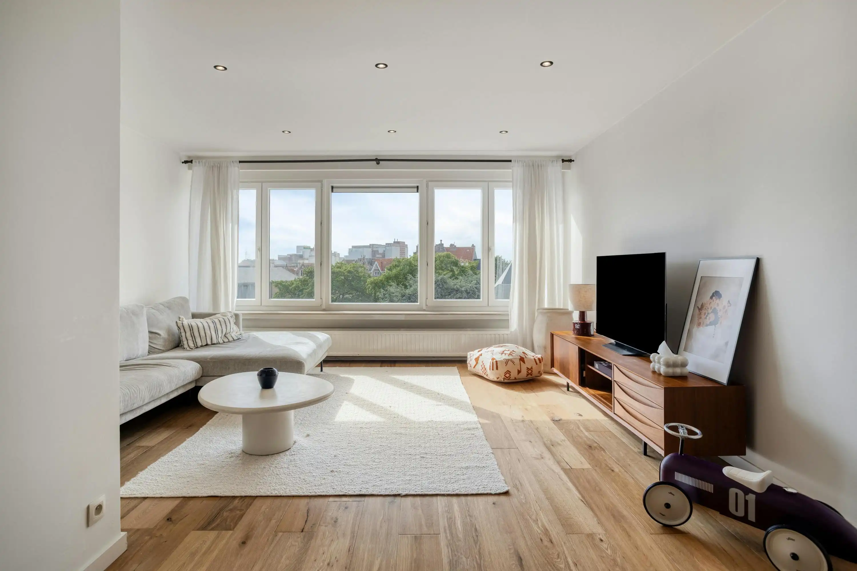 Kwalitatief appartement met 3 slaapkamers te koop in Merksem foto 2
