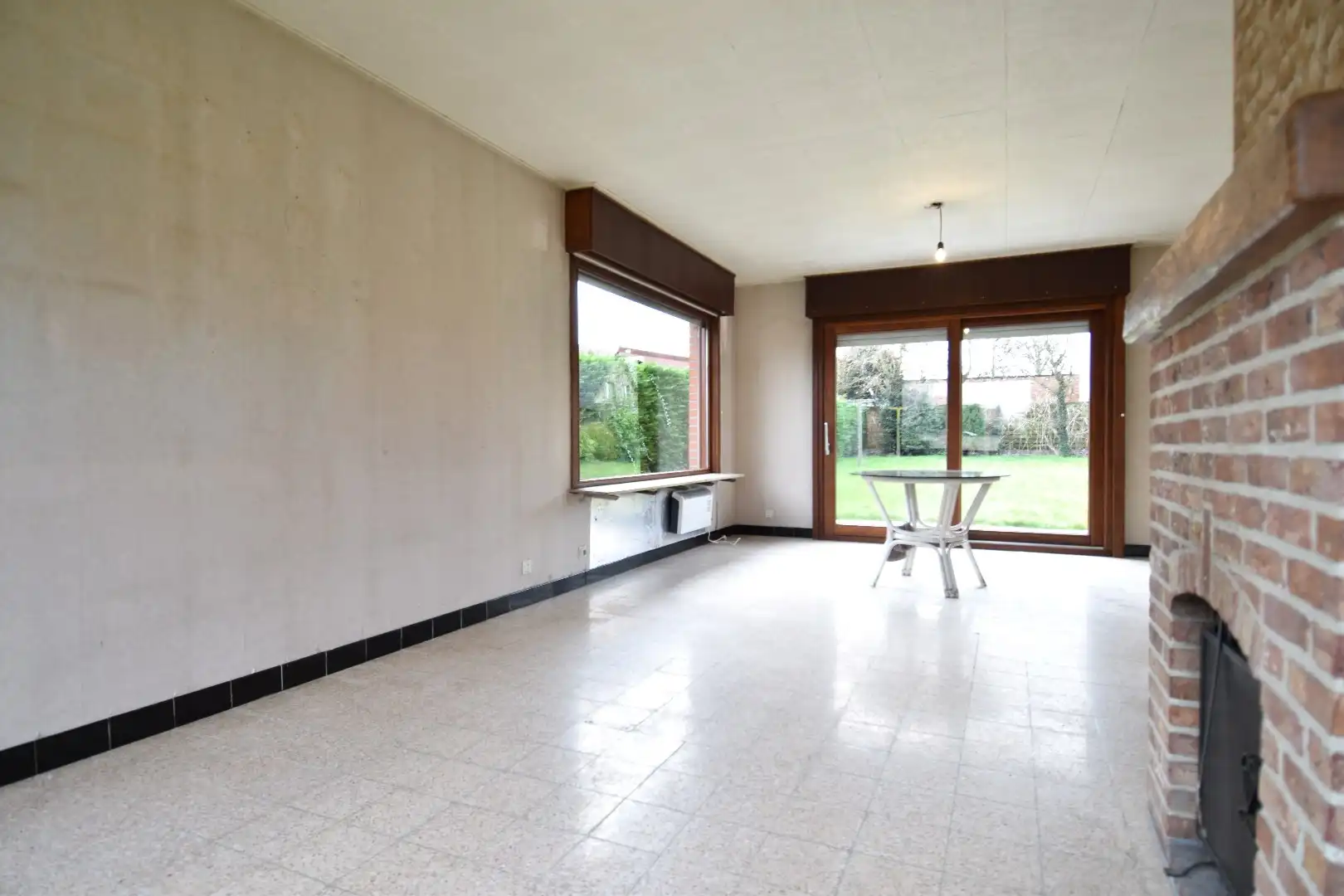 Ruime alleenstaande woning met 2 slaapkamers (mogelijkheid tot meer!), garage en zonnige tuin te koop in Gullegem foto 5