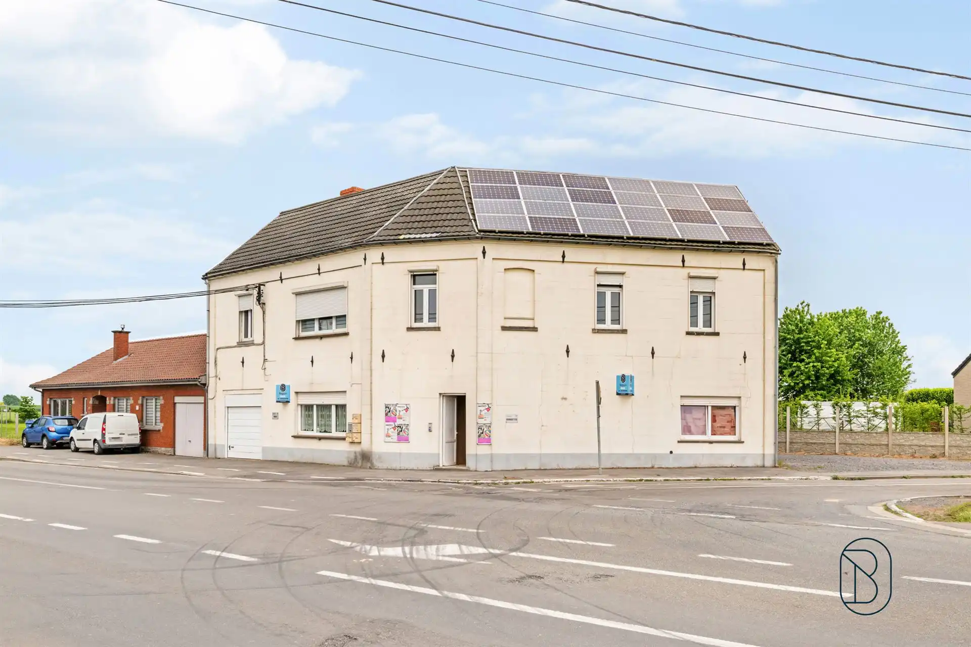 Verhuurde opbrengsteigendom met 4 appartementen in Froidmont foto {{pictureIndex}}