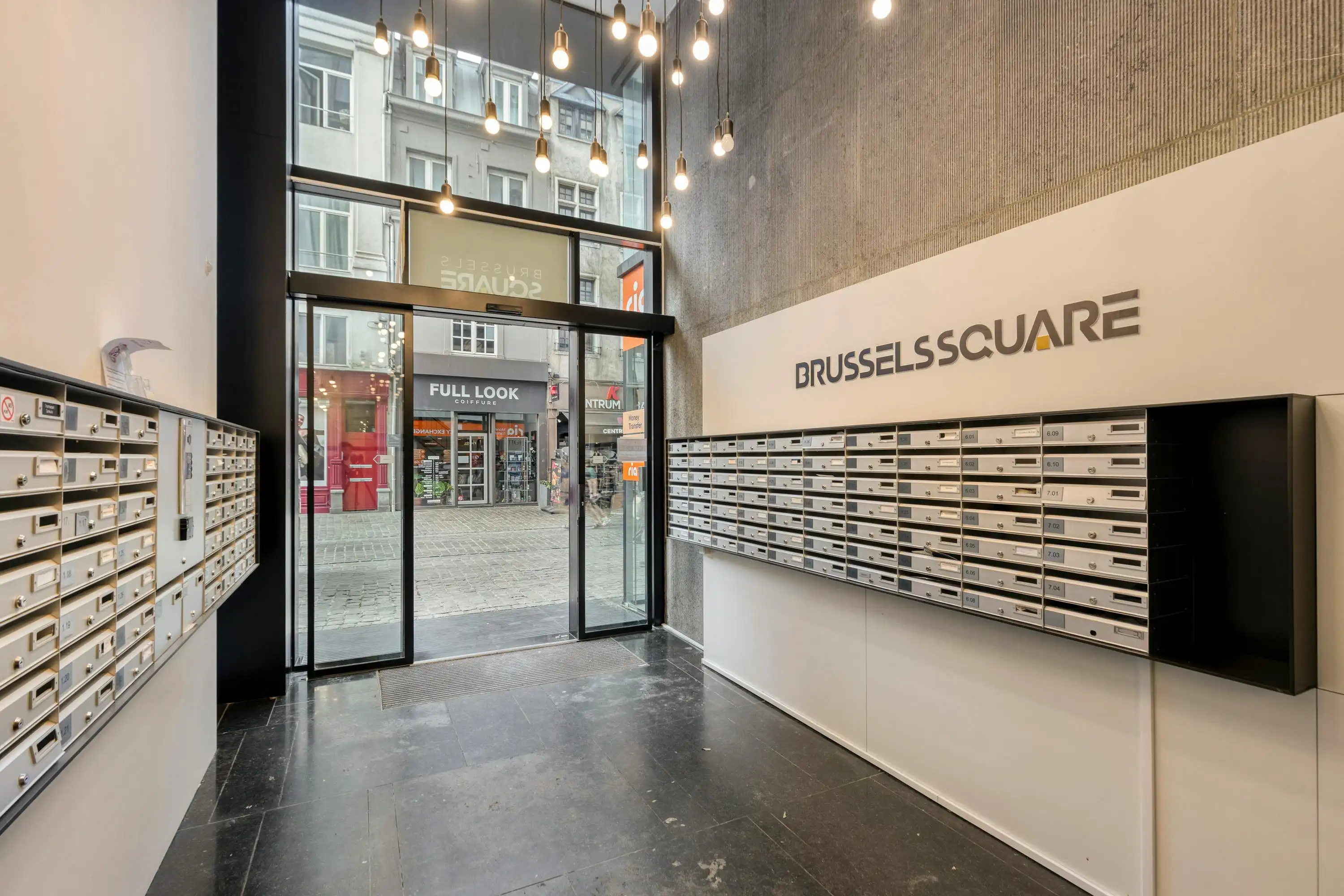 Lichtrijke Studio te Koop in Hartje Brussel foto 20