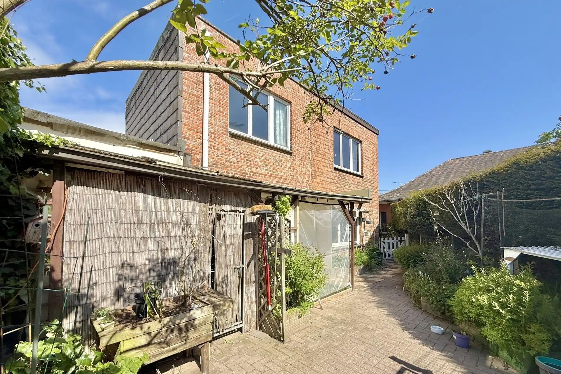 Te renoveren woning 3 slpk & tuin foto 15