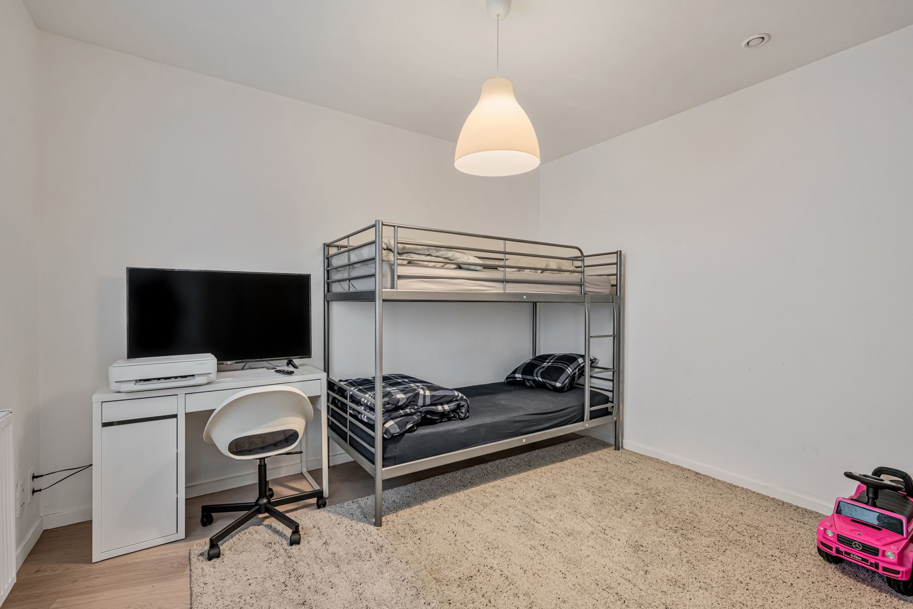 Gelijkvloers, gerenoveerd appartement met twee slaapkamers foto 10