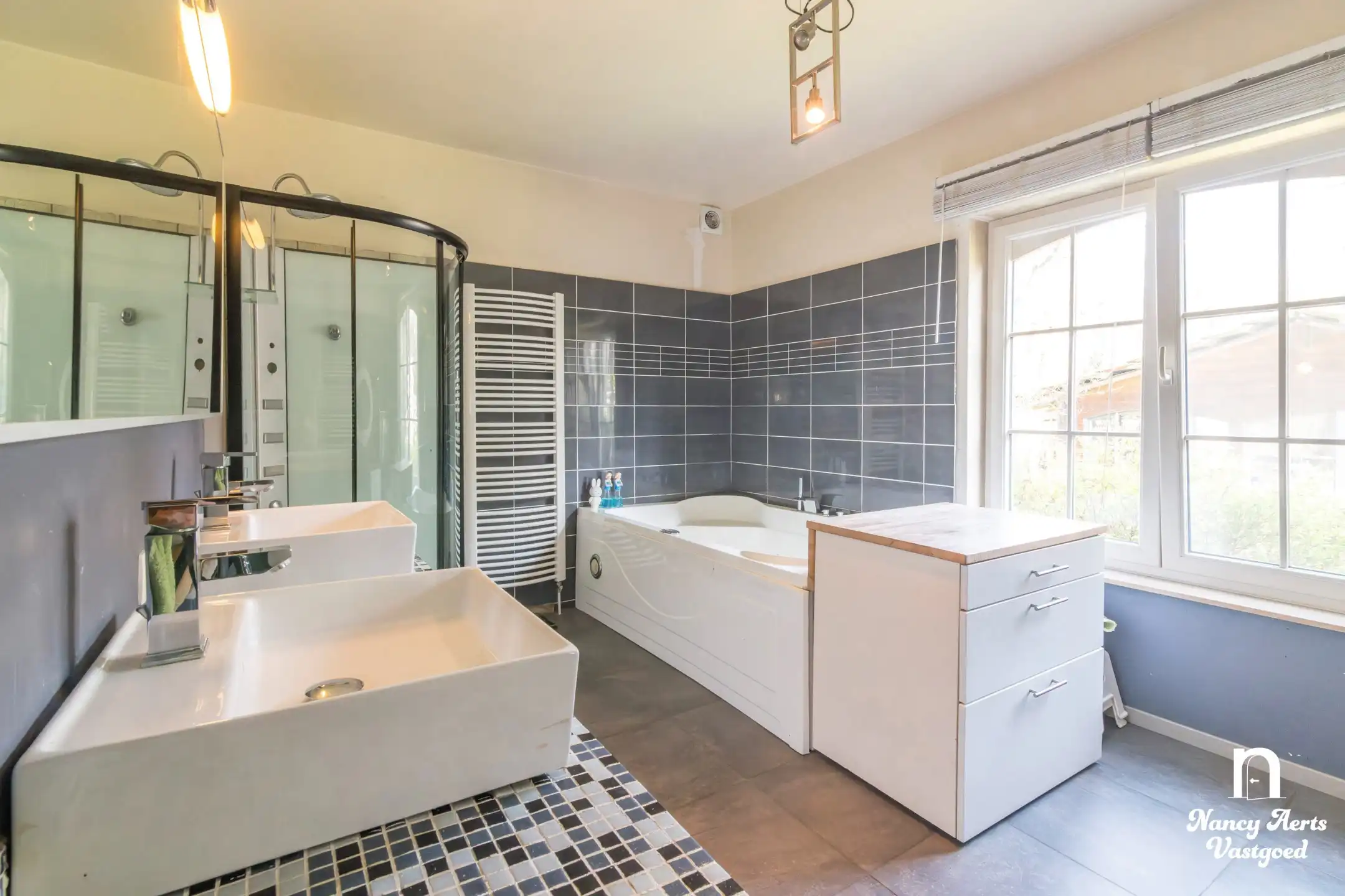 Ruime woning met karakter en talloze mogelijkheden foto 19