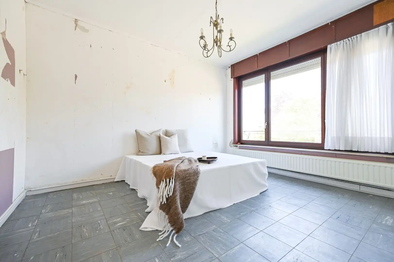 Ruime woning met 3 slaapkamers, vernieuwd dak en vergund schoonheidssalon. foto 17