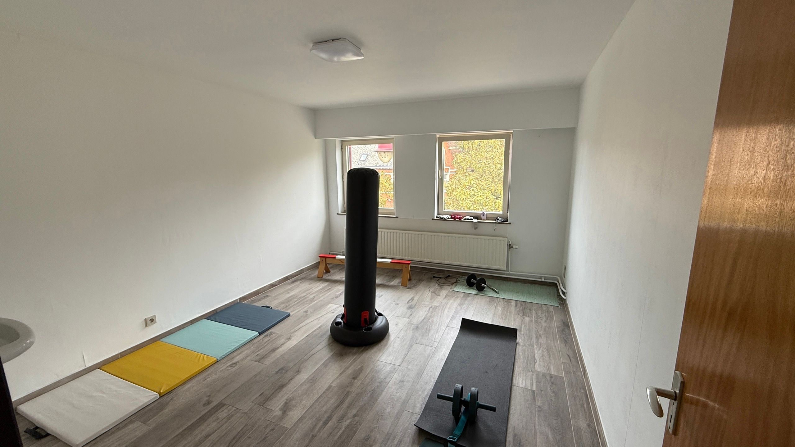 Handelspand met woonst op uitstekende locatie foto 11