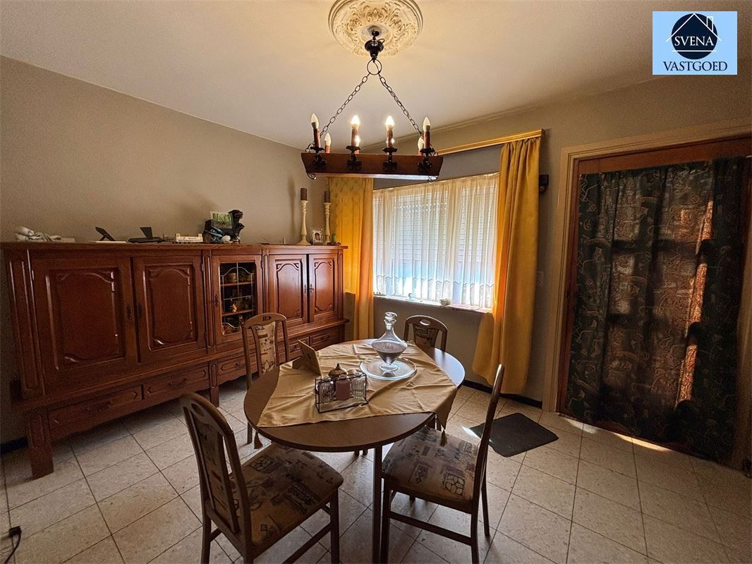 TE RENOVEREN WONING NABIJ CENTRUM MET 4 KAMERS. foto 3