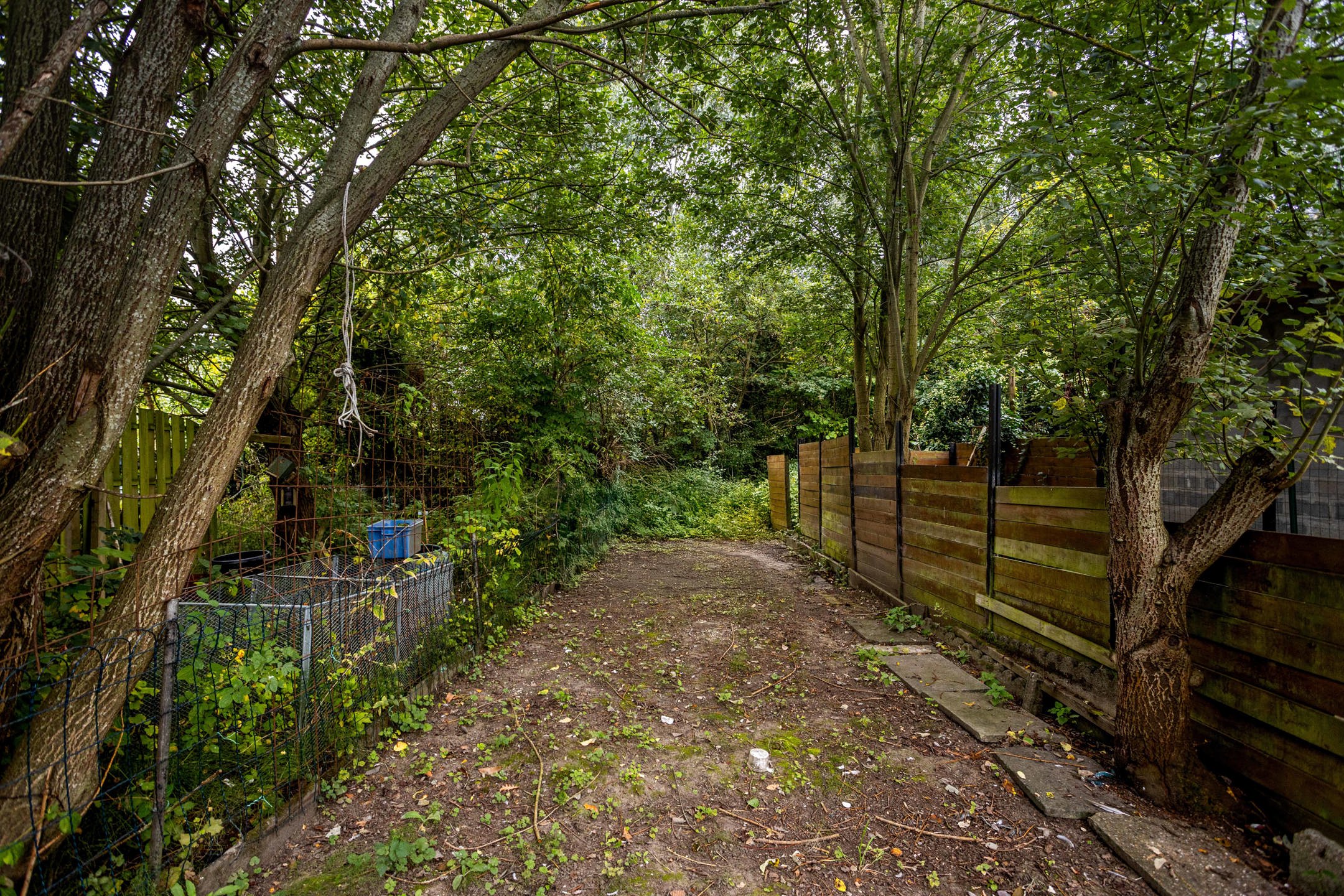 Gerenoveerde rijwoning met 3 slaapkamers en tuin. foto 18