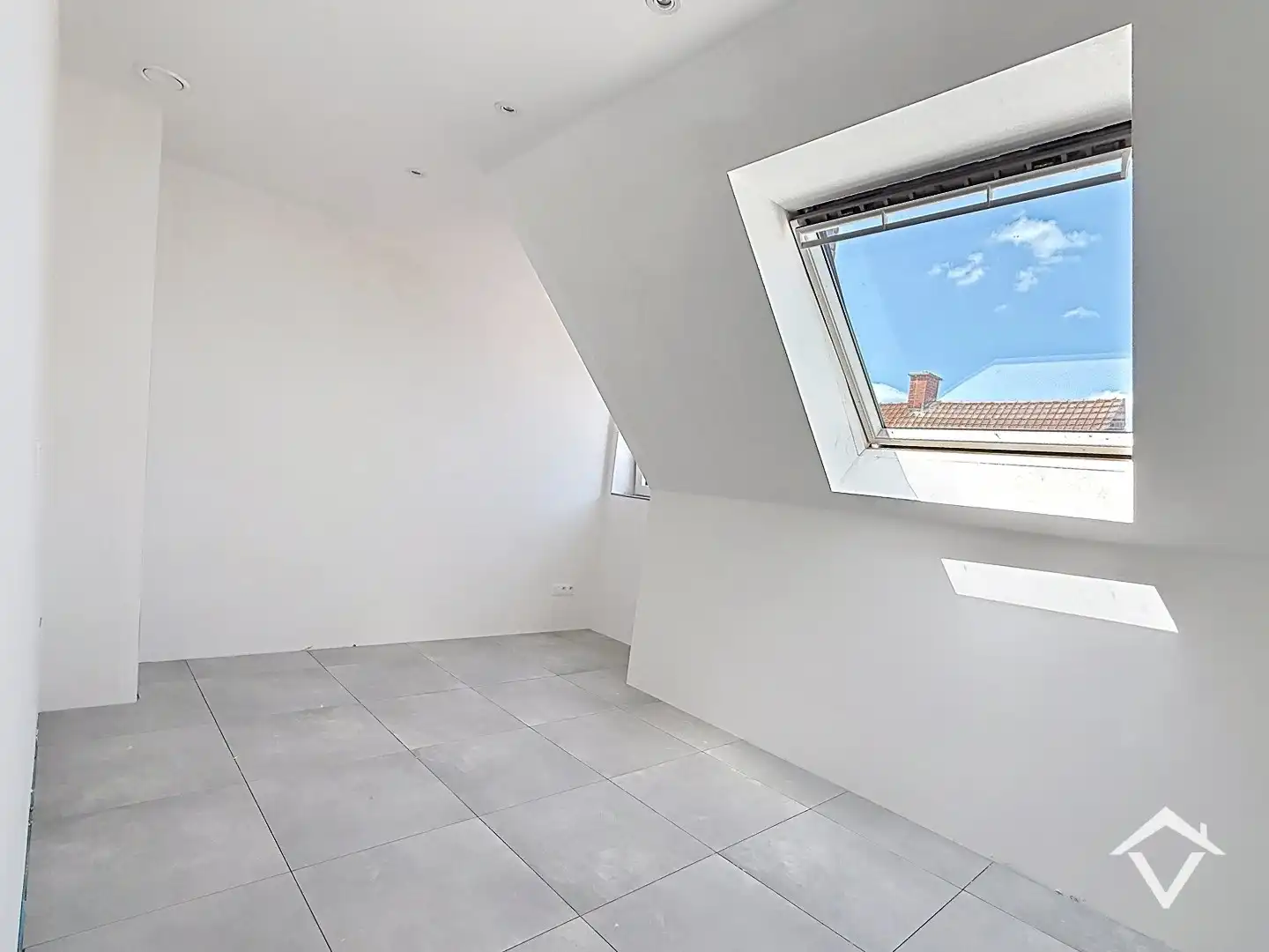 Centraal gelegen nieuwbouwwoning met 3 slaapkamers, tuin en overdekte autostaanplaats foto 20