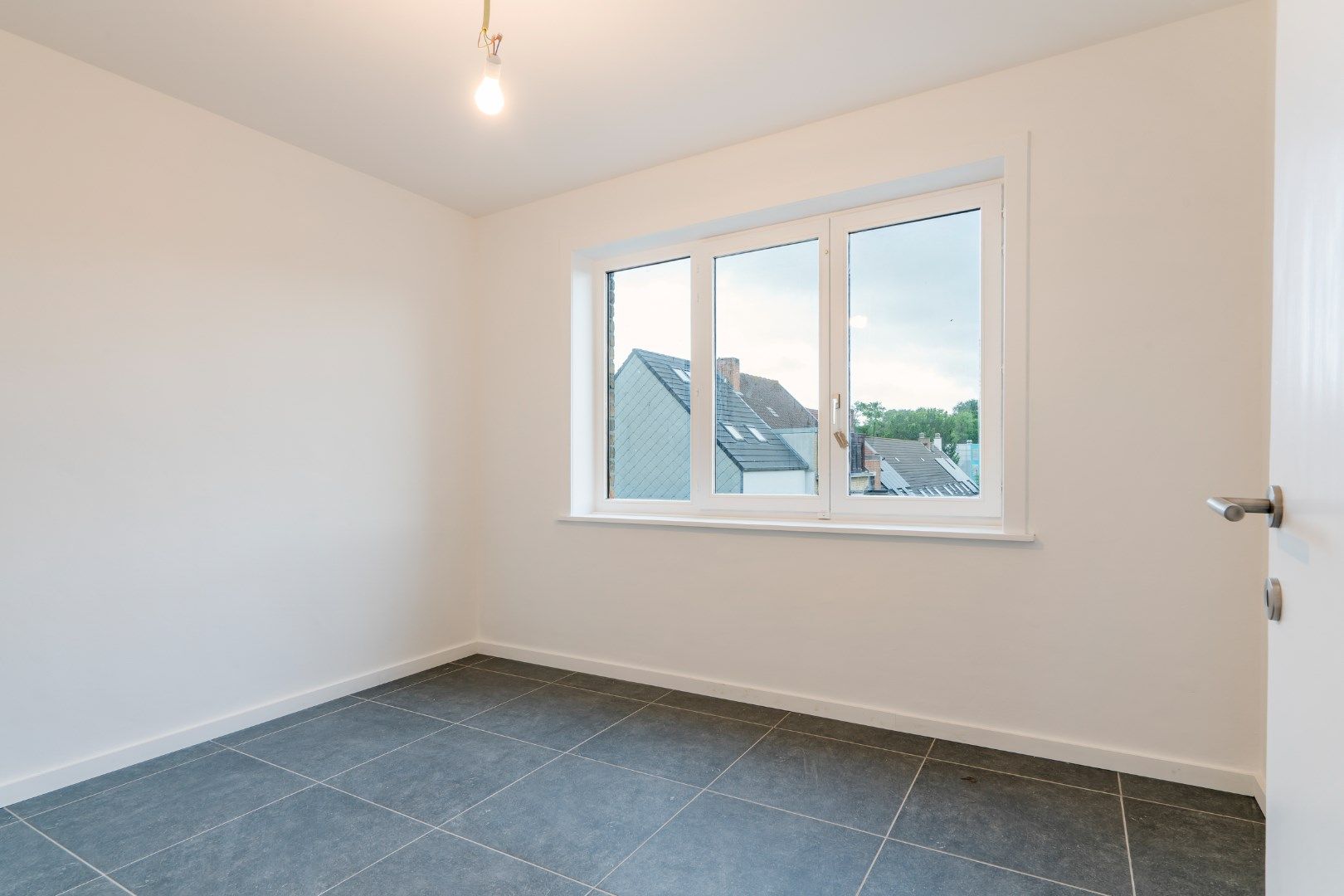 Volledig vernieuwd 2-slaapkamerappartement! foto 6