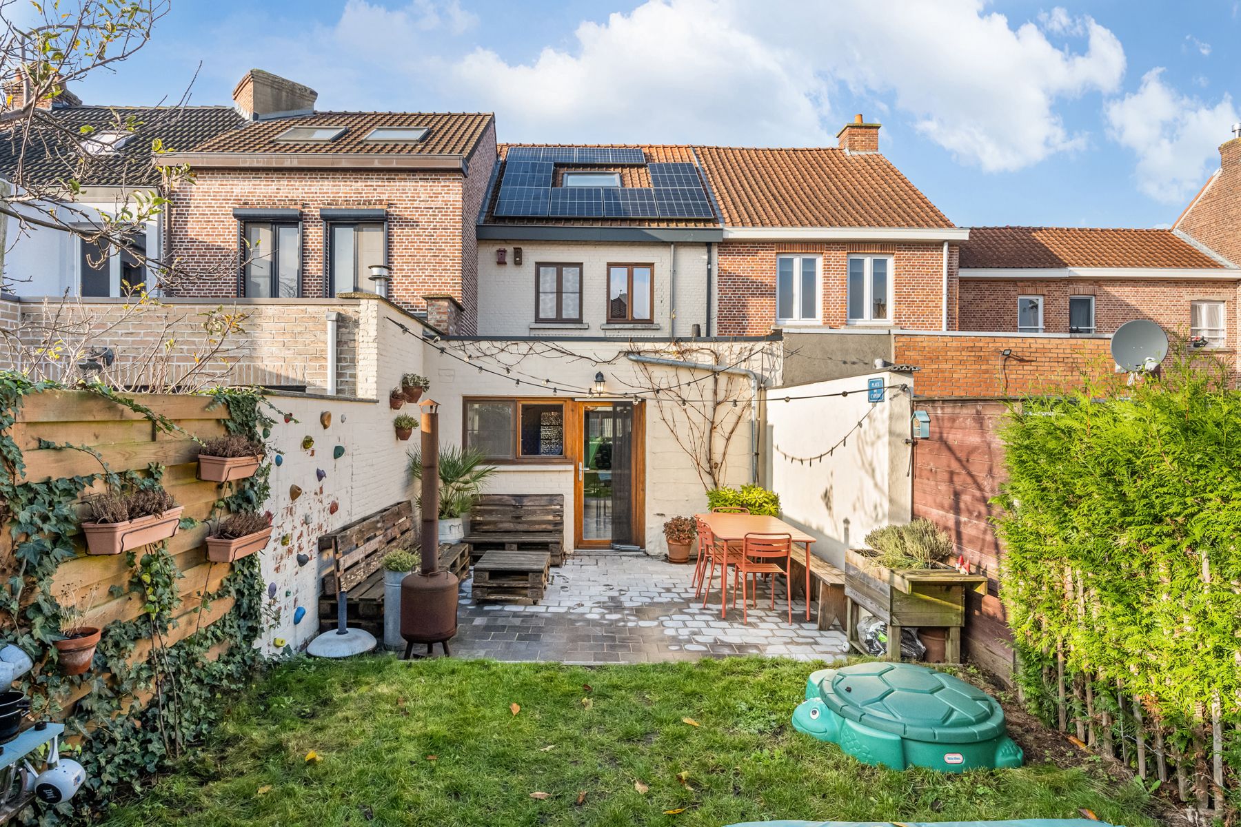 Instapklare en energiezuinige woning met tuin op toplocatie foto 14