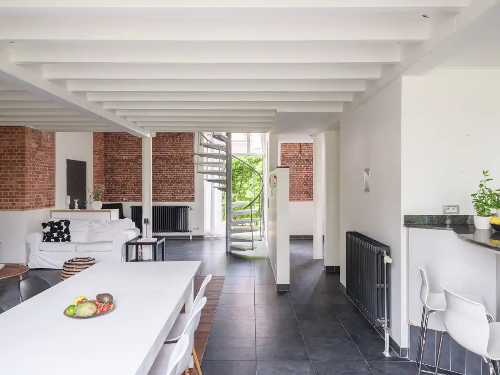 Ruime loft met industrieel karakter en twee terrassen, gelegen op de tweede bouwlijn aan de Lousbergskaai. foto 10