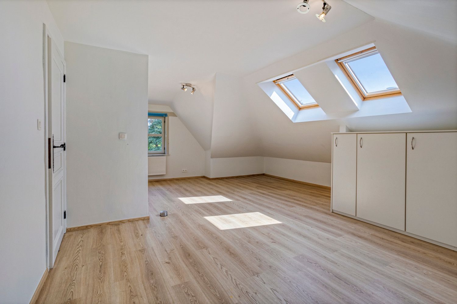 ENERGIEZUINIGE, INSTAPKLARE VILLA, GRENZEND AAN DE BOSSEN VAN AVERBODE! foto 23
