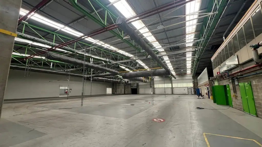 Logistiek bedrijfspand te huur in de haven van Gent foto 5