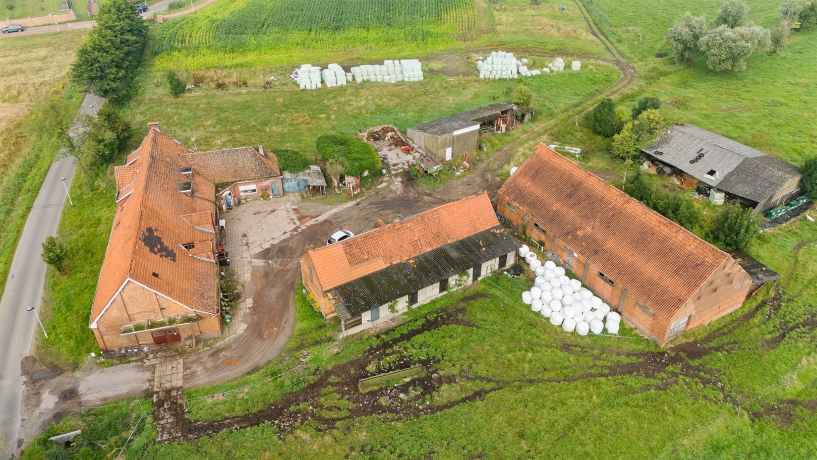 Boerderij met iets meer dan 38ha grond foto 5