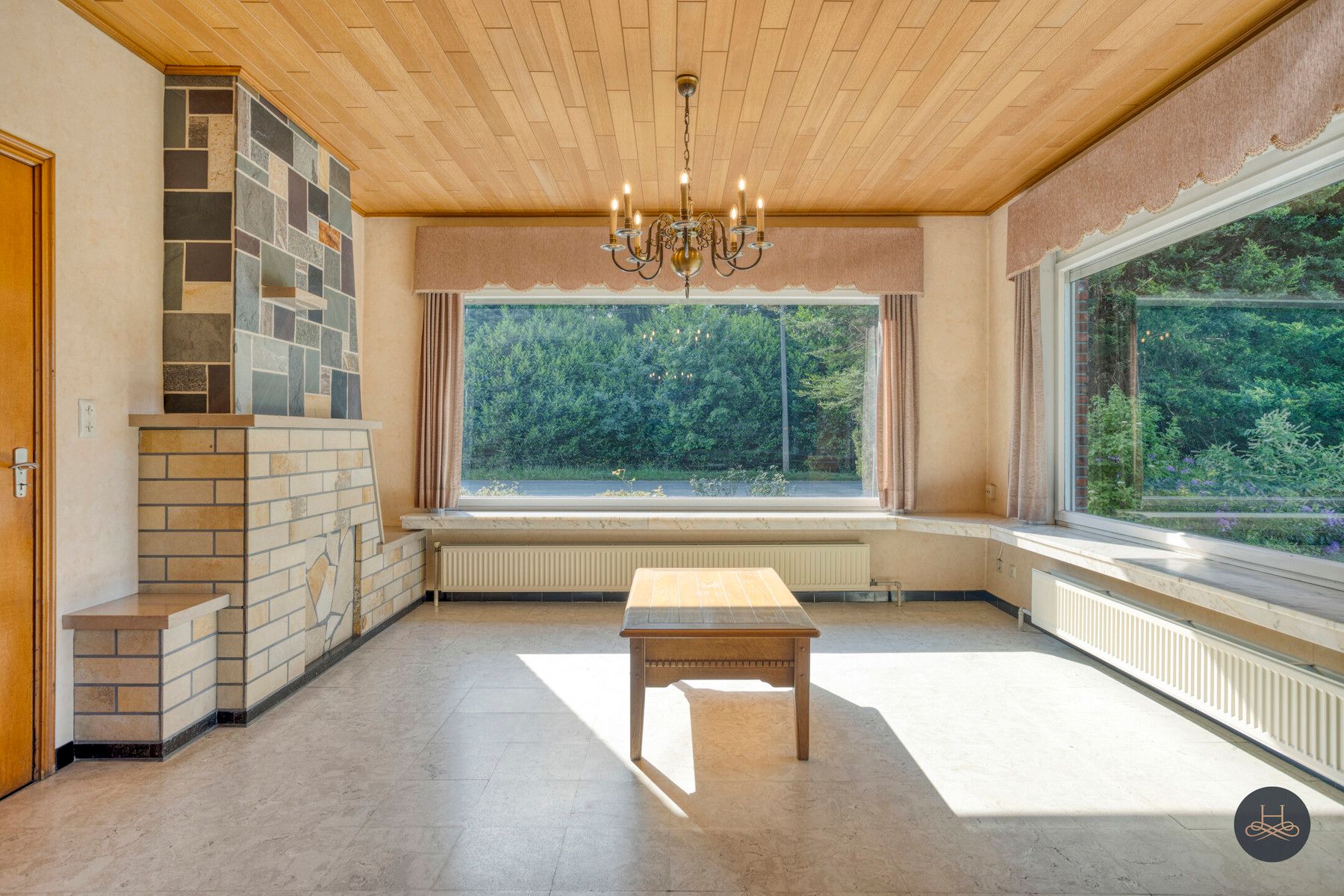 Charmant ruime renovatiewoning gelegen op een enorm perceel foto 9