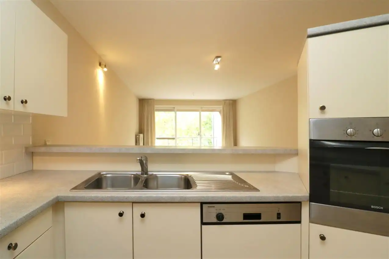 Appartement met 2 slpk., autostaanplaats en terras in centrum Aarschot foto 10