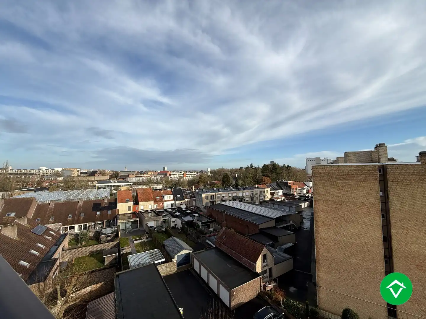 Instapklaar dakappartement met 4 slaapkamers met 2 terrassen en autostaanplaats te Roeselare foto 8