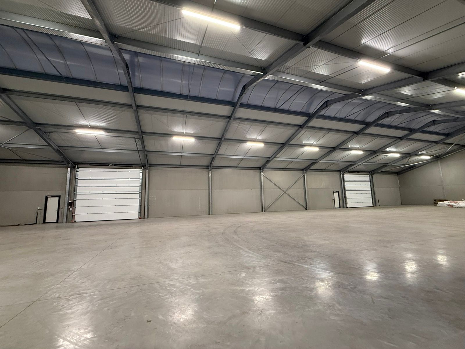 Nieuwe opslagruimte van 940m² te huur in Lichtervelde foto 5