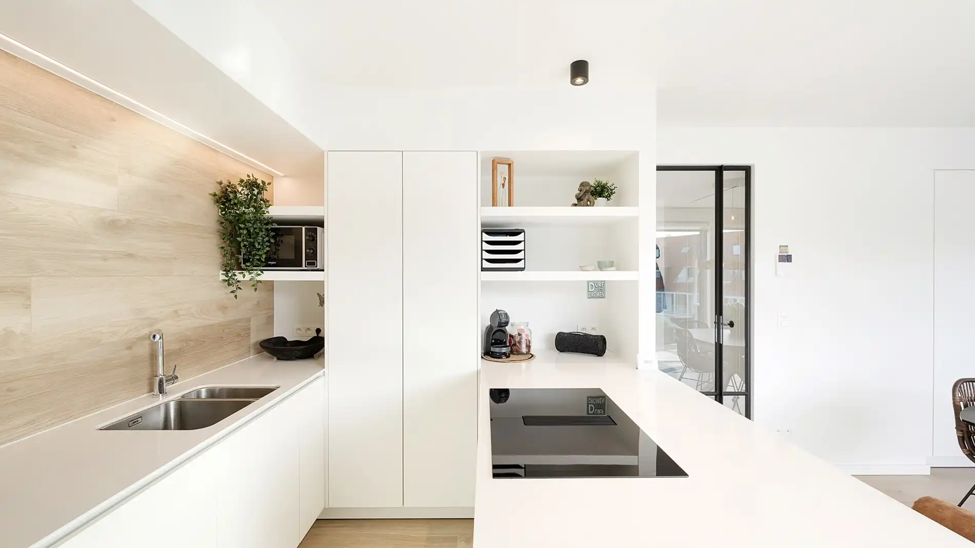 Penthouse met zongericht terras in Residentie Meerzicht foto 2