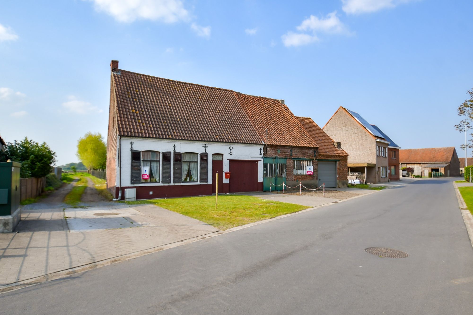 UITERST LANDELIJK EN IDYLLISCH GELEGEN VOLLEDIG TE RENOVEREN WONING met LOODS foto 13