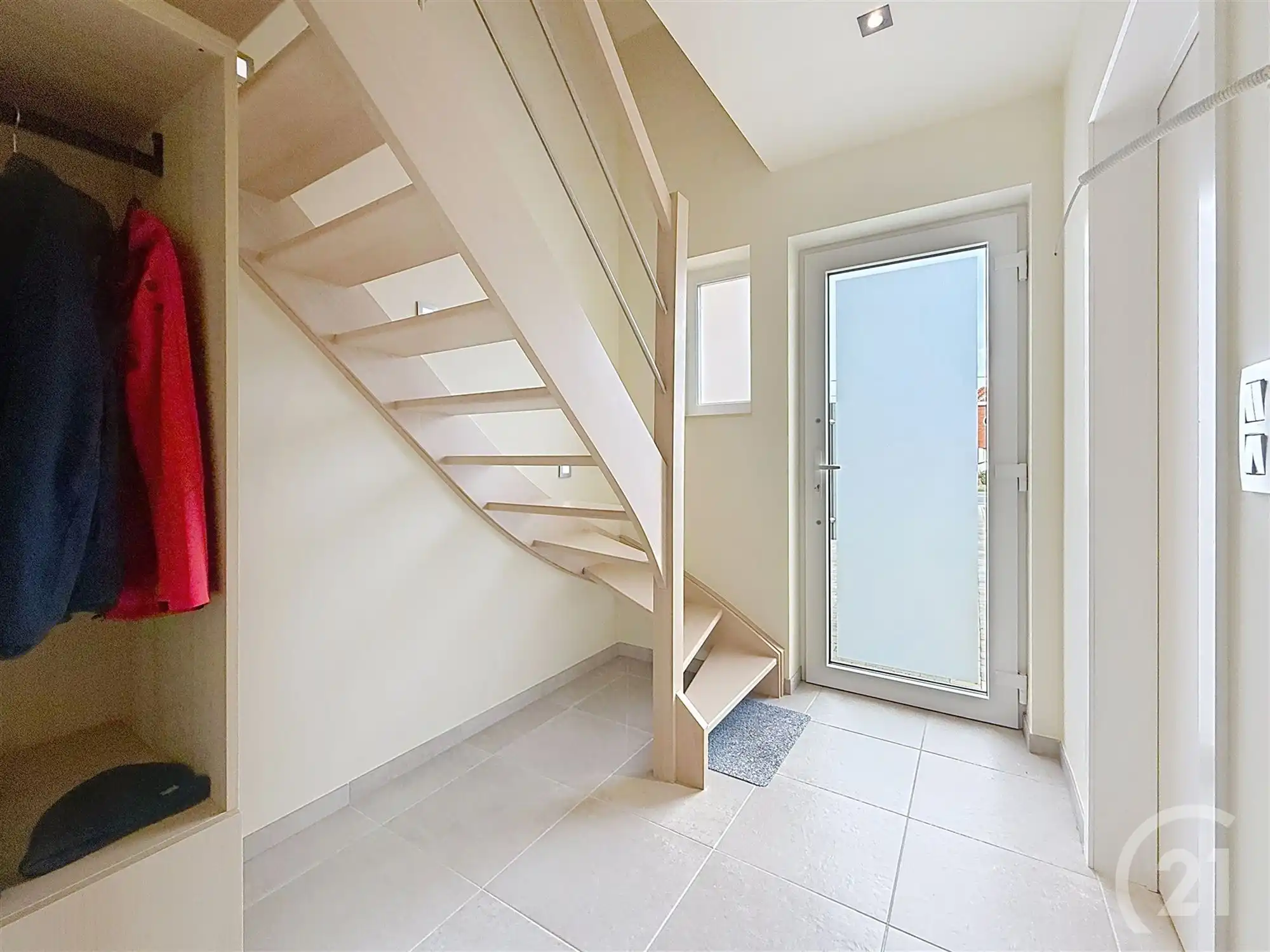 Aangename recente woning met 3 slaapkamers! foto 3