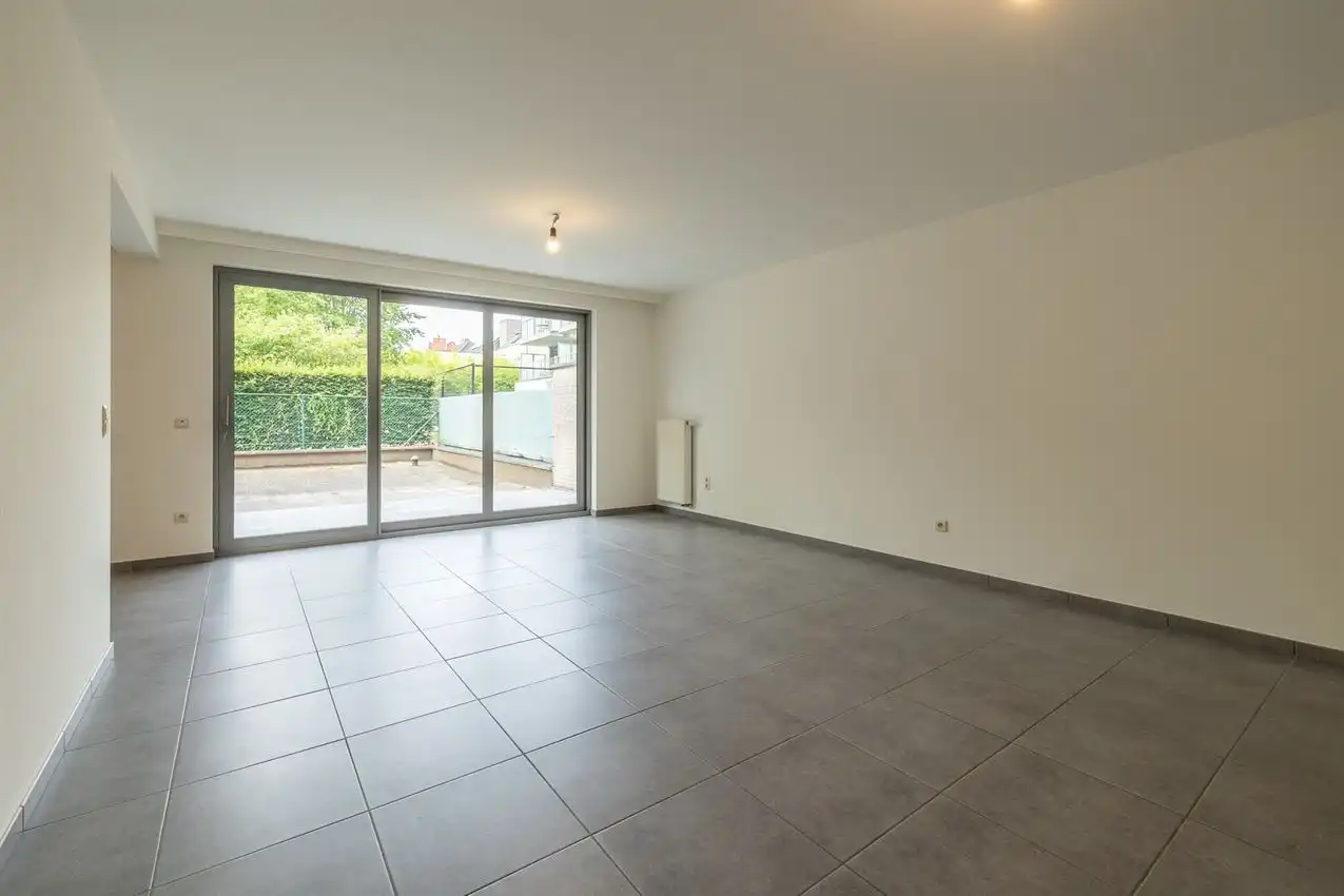Gelijkvloers appartement met 2 slpk., terras en garagebox foto 2