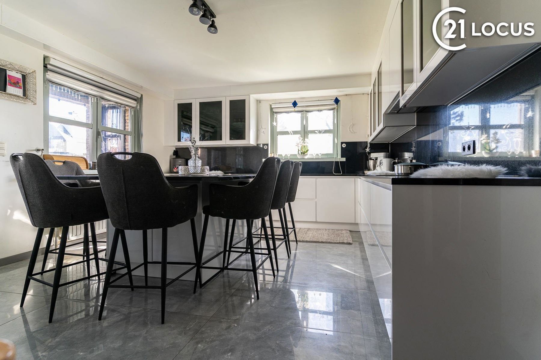 Lichtrijke, energiezuinige HOB te koop in Beveren ! foto 4