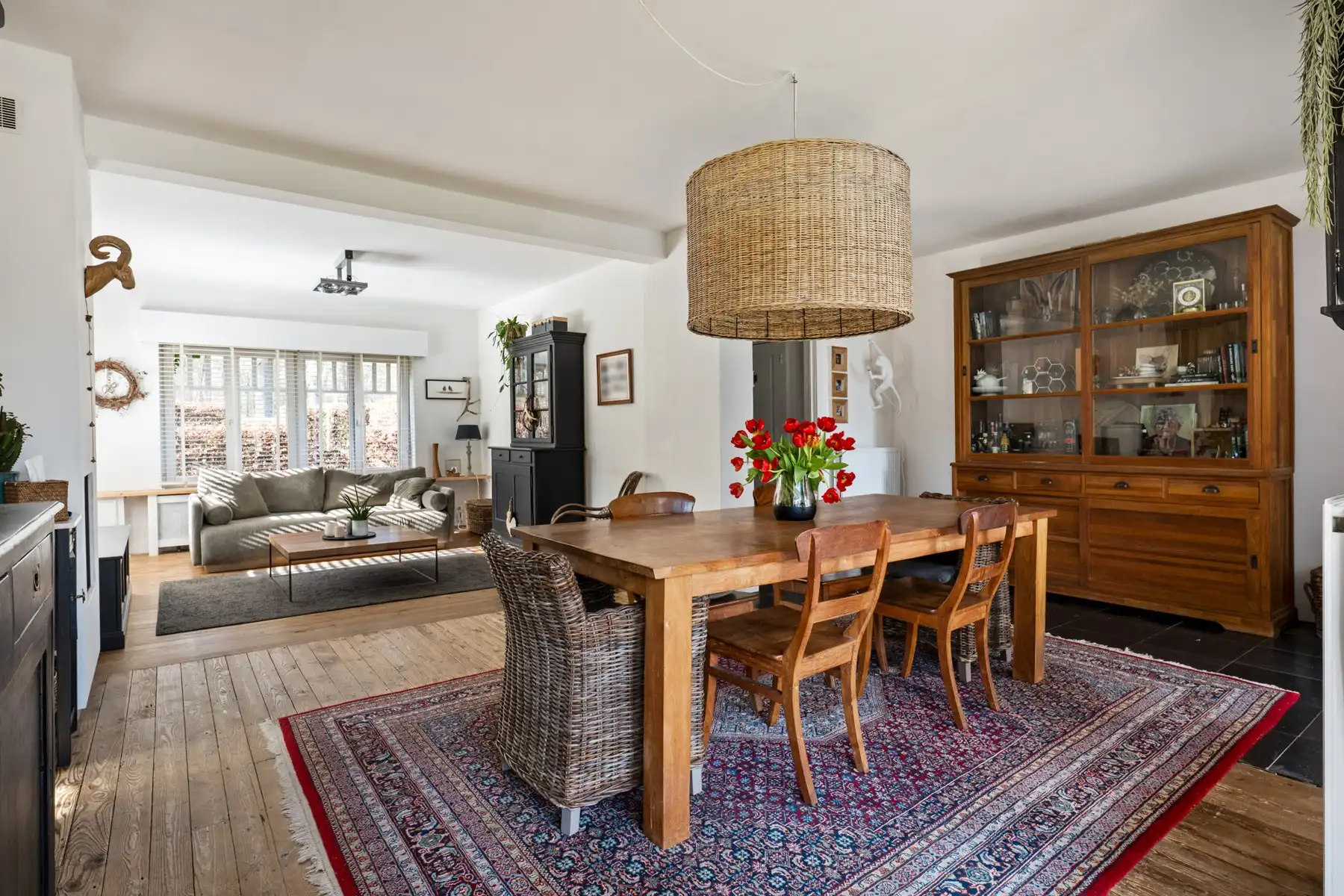 Charmante halfopen woning met polyvalent bijgebouw foto 8