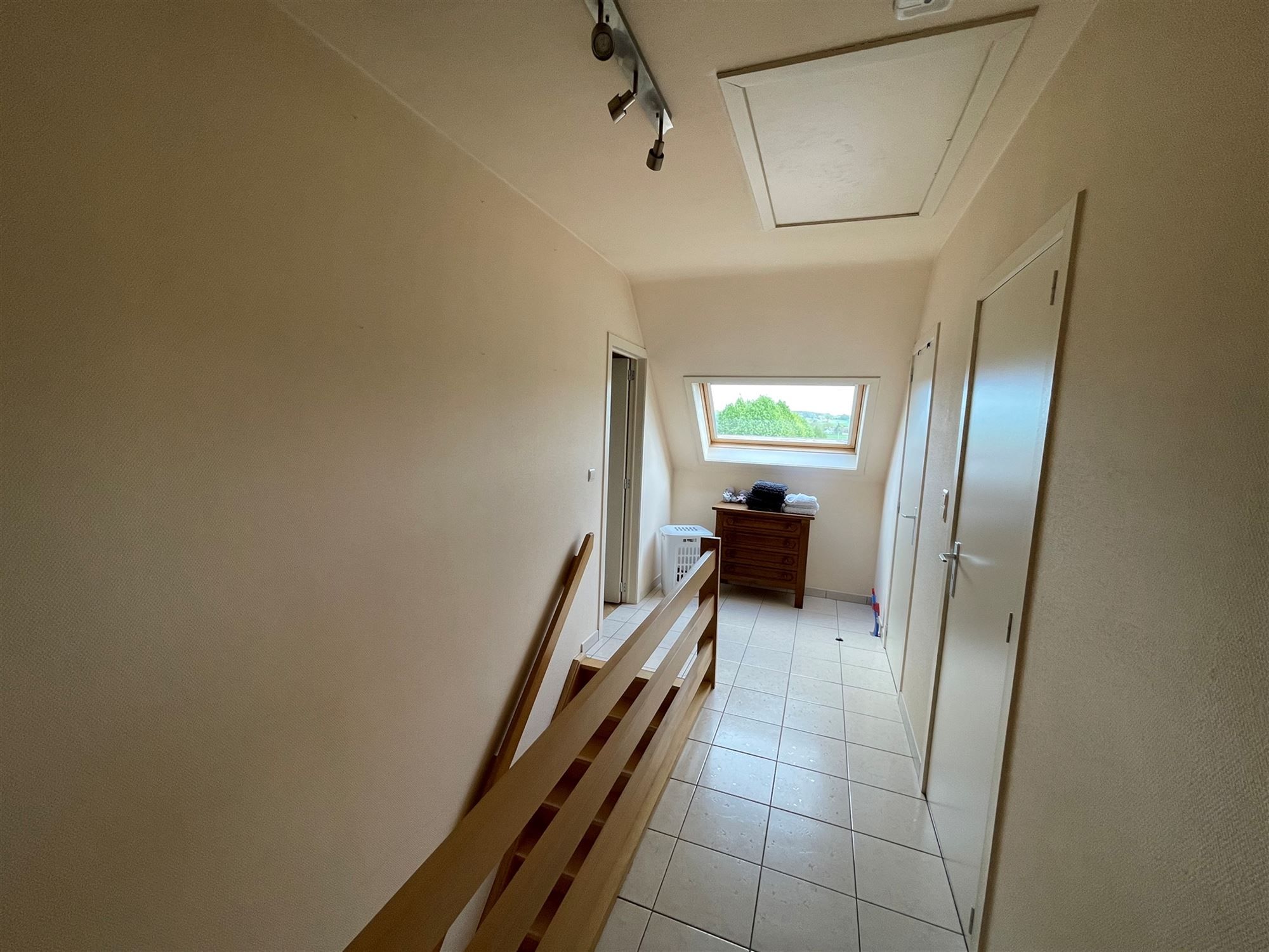 Half open woning foto 11