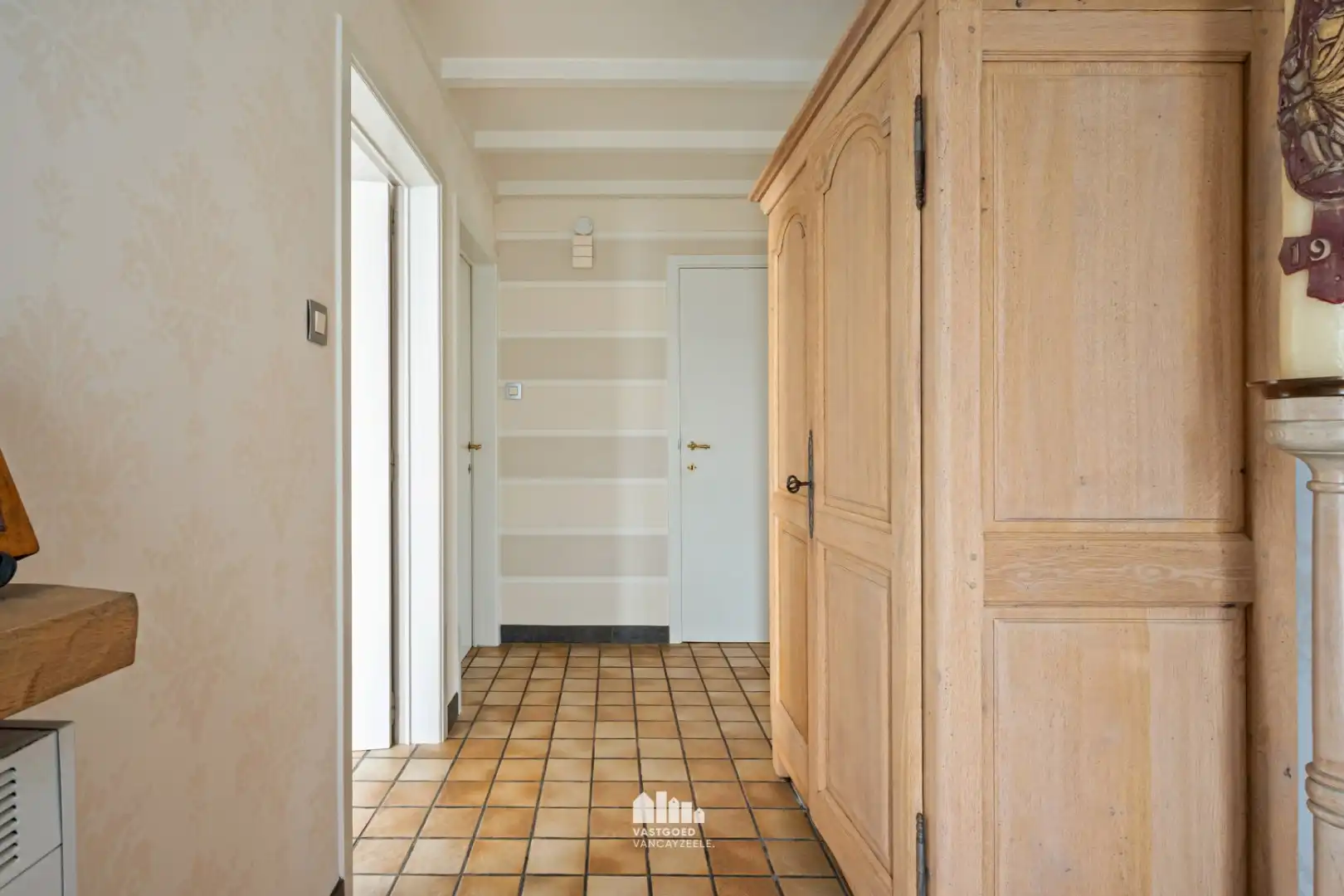 Instapklare villa met zonnige tuin op topligging in rustige wijk te Ieper    foto 7