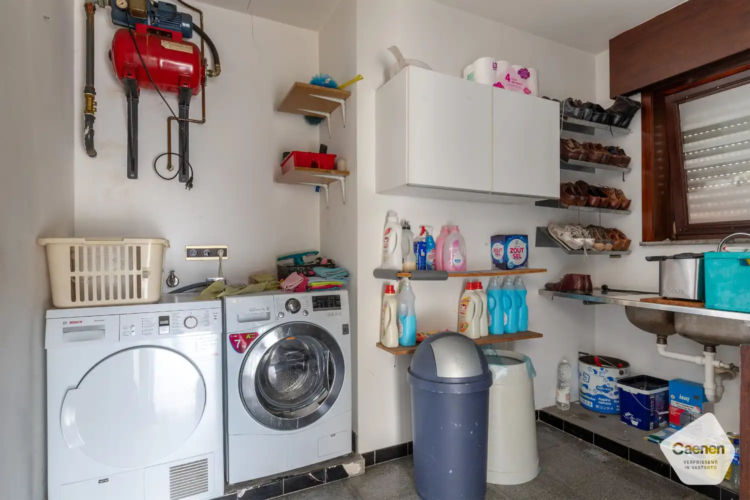 TOP GELEGEN VILLA MET 4 SLAAPKAMERS , GARAGE en onderhoudsvriendelijke tuin met tuinhuis foto 12