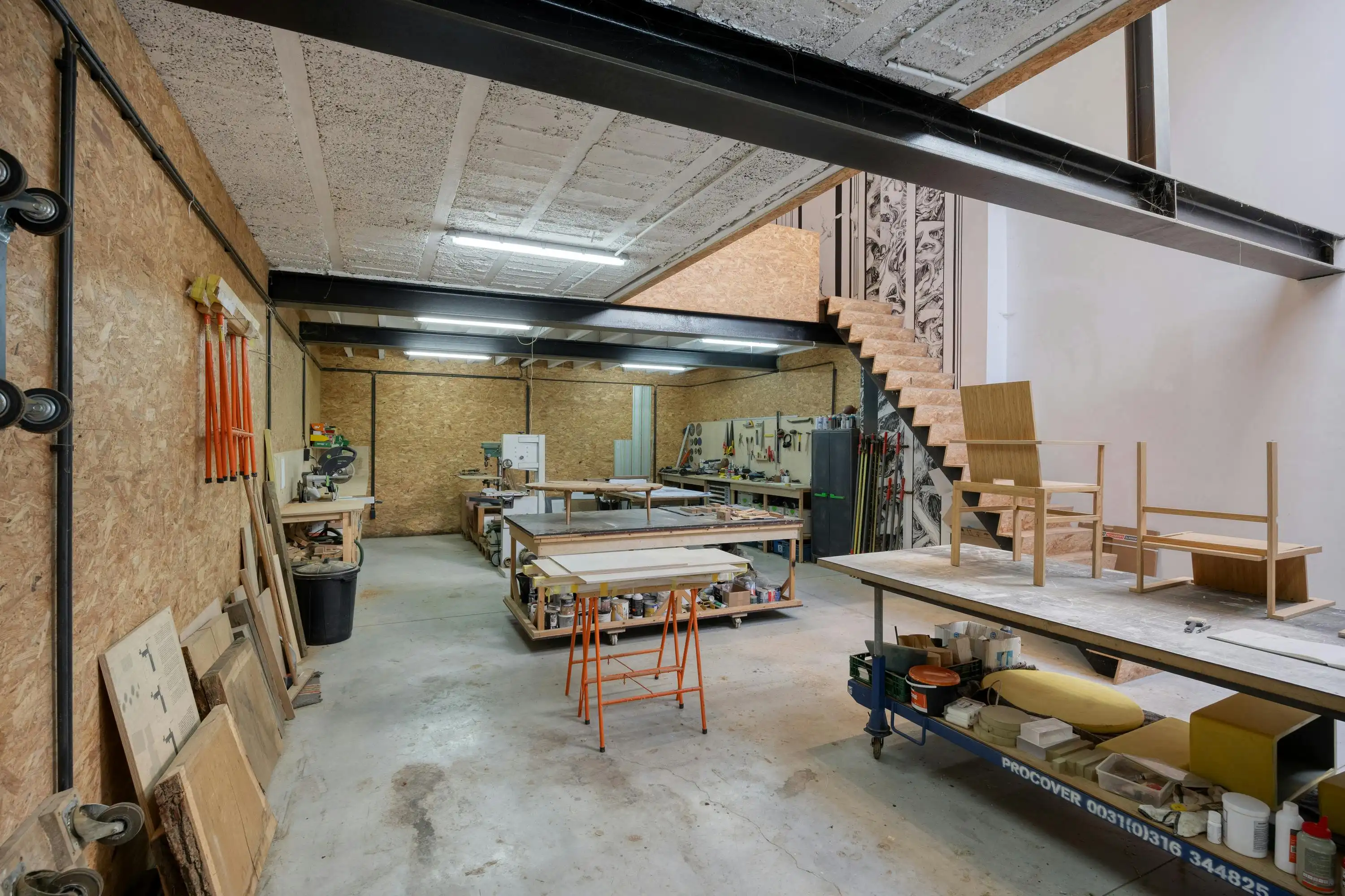Unieke stadswoning met terras, atelier en garage te koop foto 17