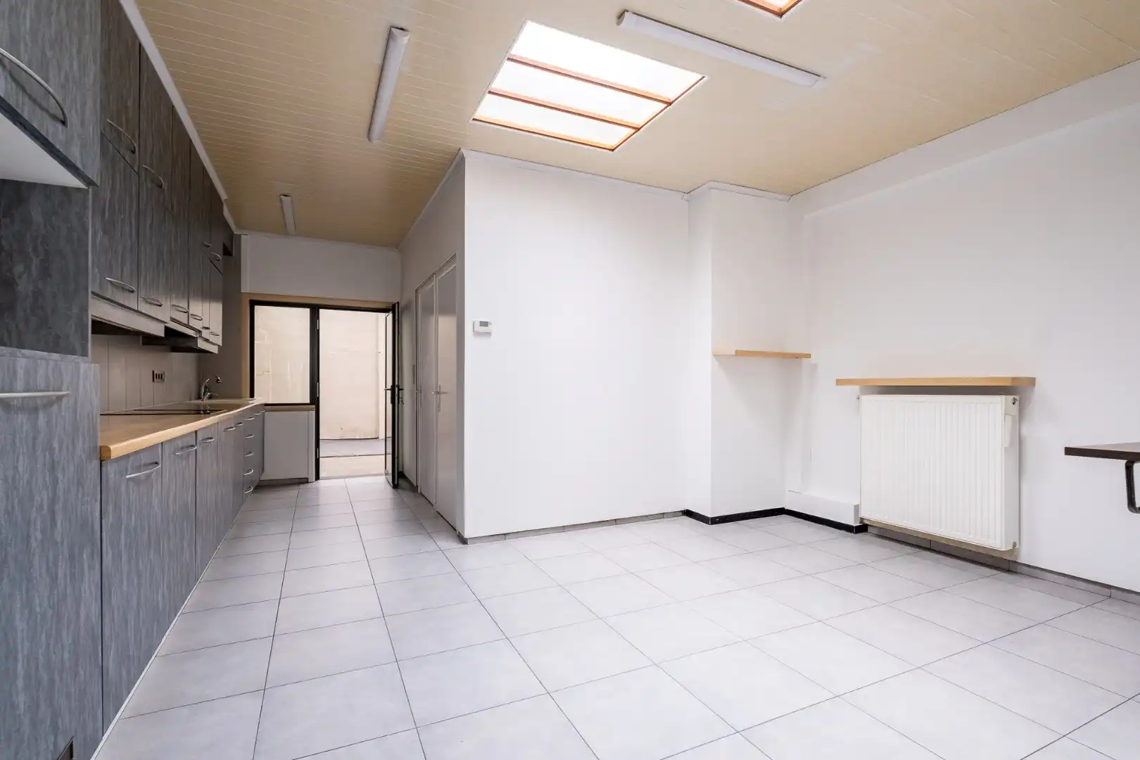 Ruime woning met 3 slaapkamers foto 9