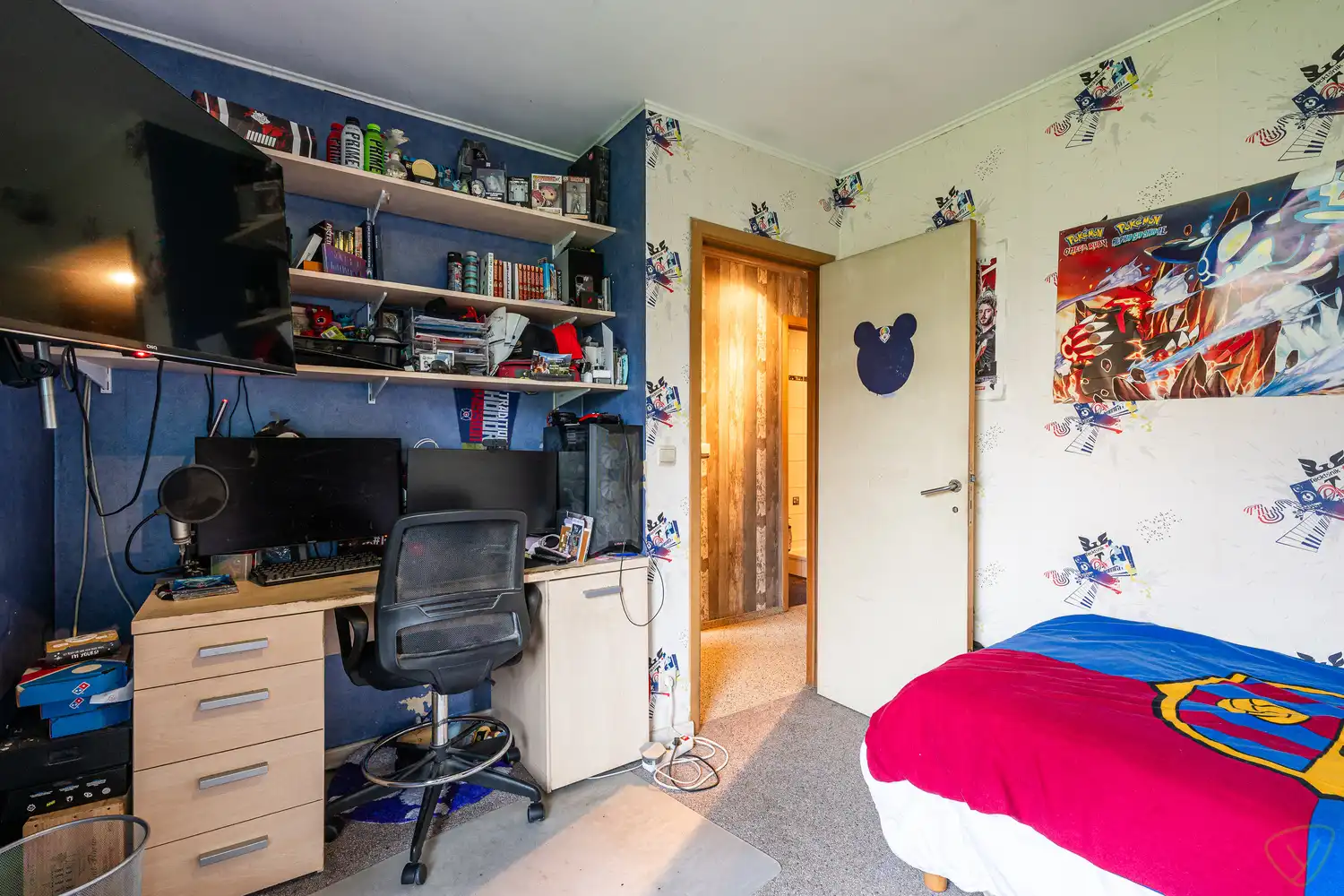 Ruime en moderne woning te koop in een rustige woonwijk net buiten het centrum met 3 slaapkamers, bureau en tuin - perfect voor comfortabel en gezinsvriendelijk wonen! foto 17