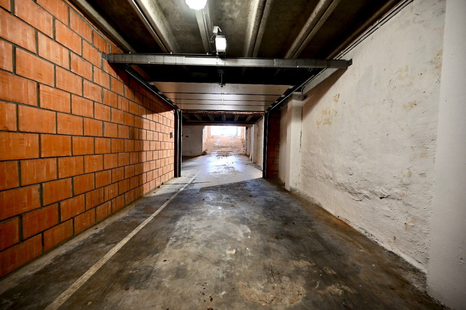 RUIME GARAGEBOX OP CENTRALE LIGGING NABIJ MERCATOR foto 6