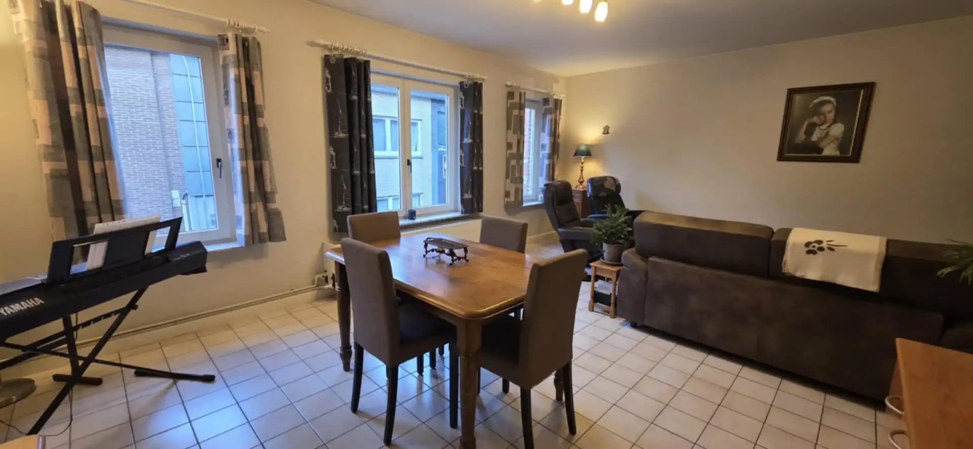 Gunstig gelegen appartement met 2 slaapkamers foto 3